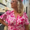 Robe rose grande taille col V courte | Dream By C