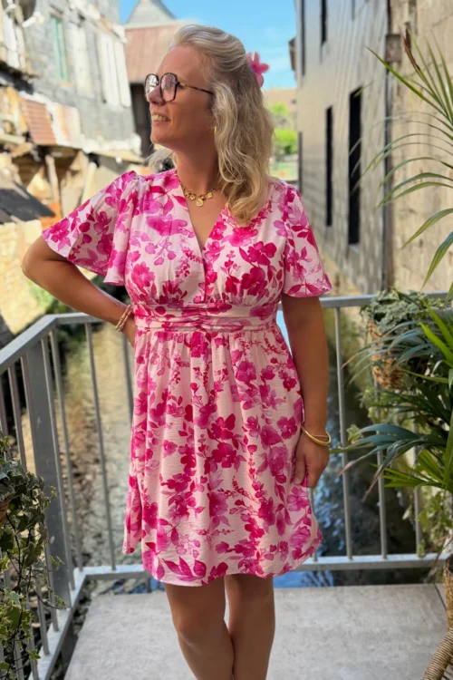 -robe-rose-grande-taille-col-v-courte Robe rose grande taille col V courte | Dream By C