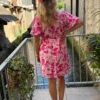 Robe rose grande taille col V courte | Dream By C