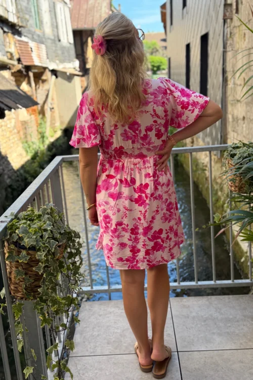 Robe rose grande taille col V courte | Dream By C