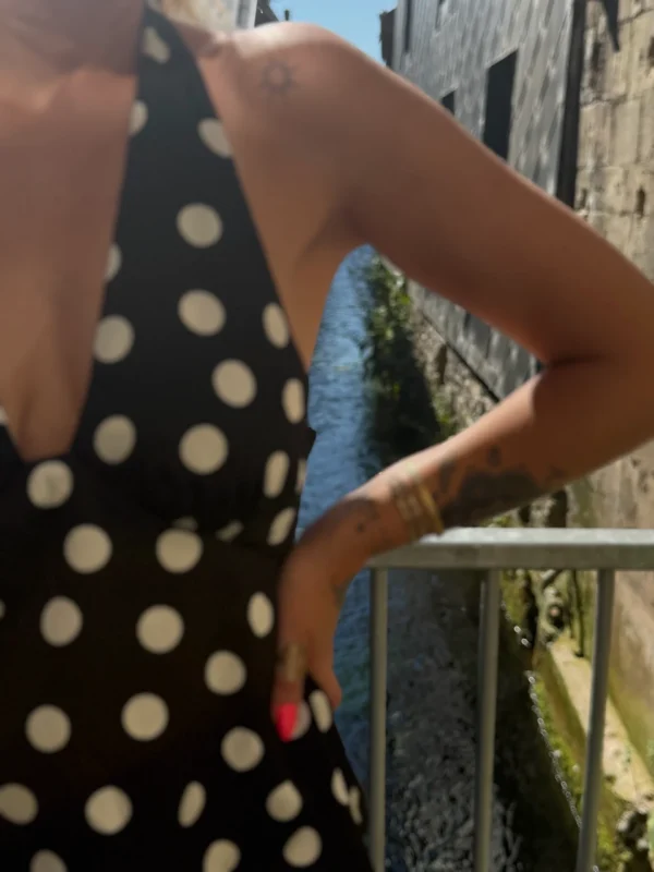 Haut Satiné Dos Nu à Pois - Noir Chic | Dream By C