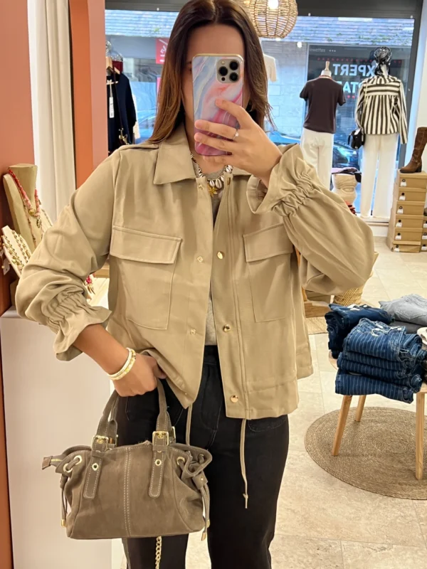 Veste Courte Boutons Dorés Beige | Dream By C
