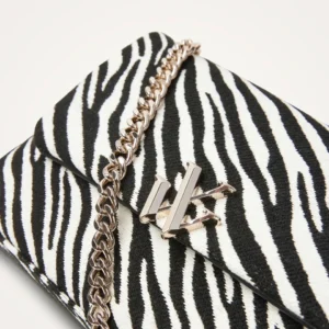Sac Idol Zébré Vanessa Wu | Chaine Dorée & Rabat | Dream By C
