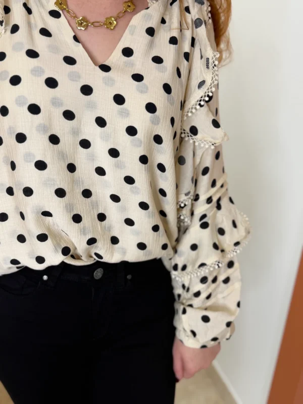 Blouse à pois volants et broderies femme, col V | Dream By C