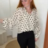 Blouse à pois volants et broderies femme, col V | Dream By C