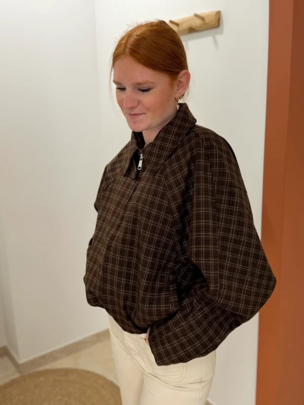 Blouson à carreaux femme chocolat, coupe ballon | Dream By C