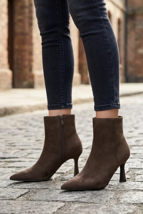 Bottines daim chocolat femme à talon de 8 cm | Dream By C