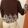 Chemisier court brodé chocolat femme, broderies | Dream By C