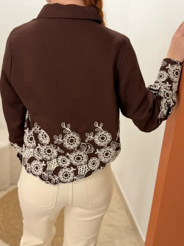 Chemisier court brodé chocolat femme, broderies | Dream By C