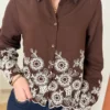 Chemisier court brodé chocolat femme, broderies | Dream By C