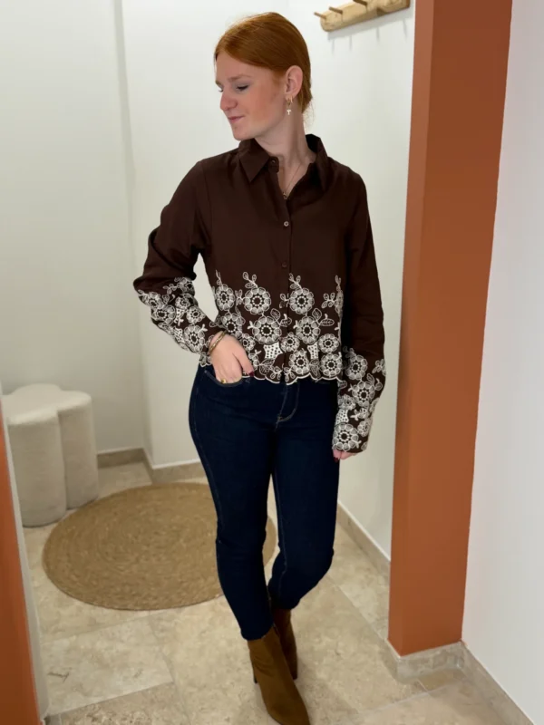 Chemisier court brodé chocolat femme, broderies | Dream By C
