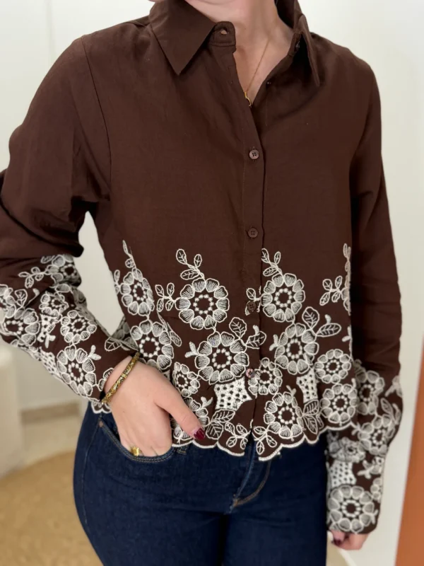 Chemisier court brodé chocolat femme, broderies | Dream By C