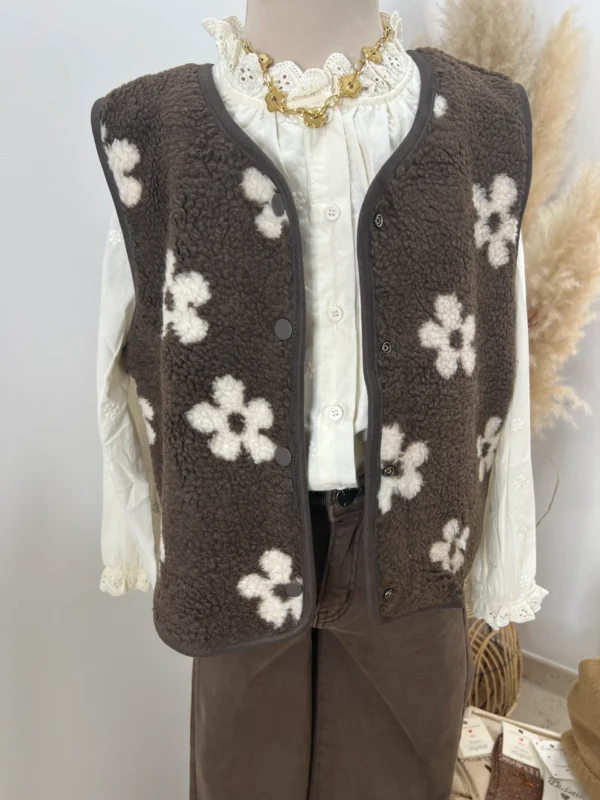 Gilet sherpa enfant chocolat à fleurs écrues | Dream By C